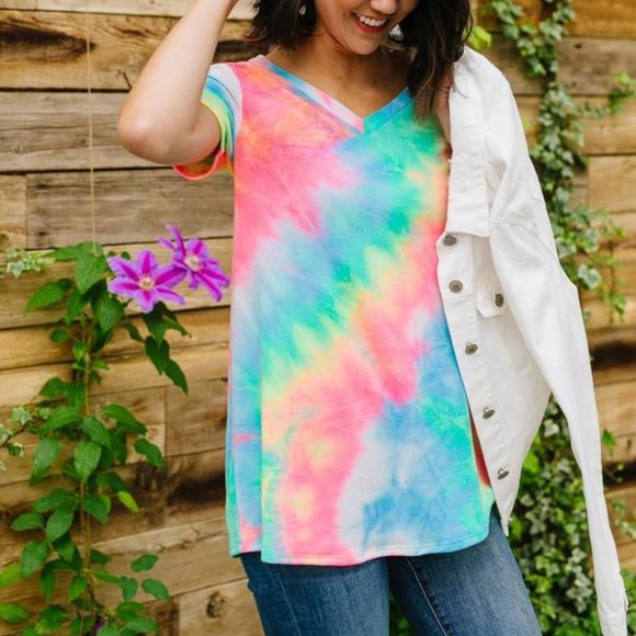 Women Top Do Or Dye V-Neck - Picture 3 of 5